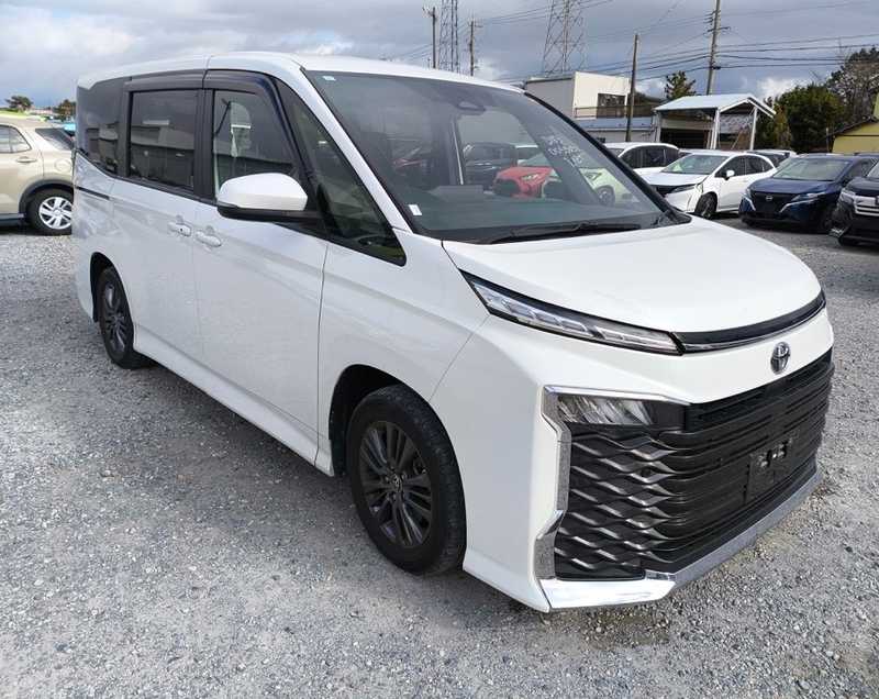 Toyota Voxy 2,0L 2023