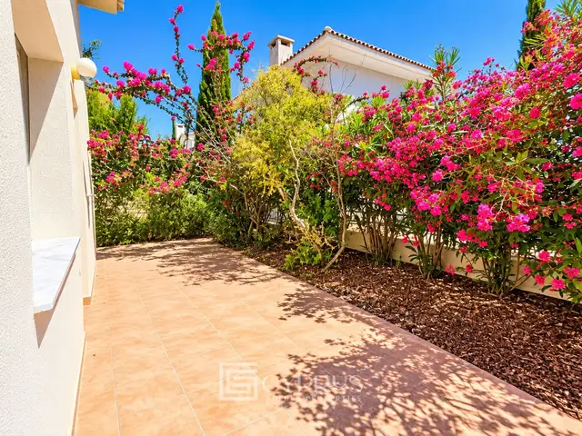 2-bedroom villa to rent, Paphos — Paphos - Universal - 21