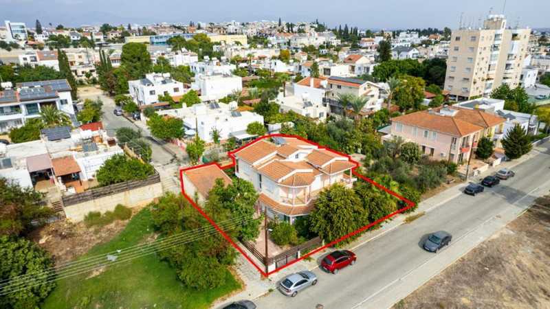 4-bedroom detached house for sale