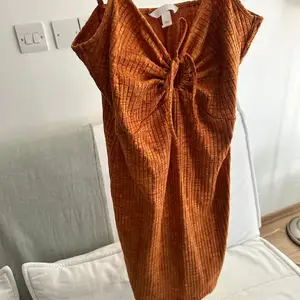 Orange summer dress, Nicosia — Aglantzia