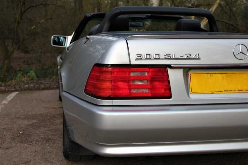 1992 Mercedes-Benz SL-Class 3,0L 1992 Cyprus