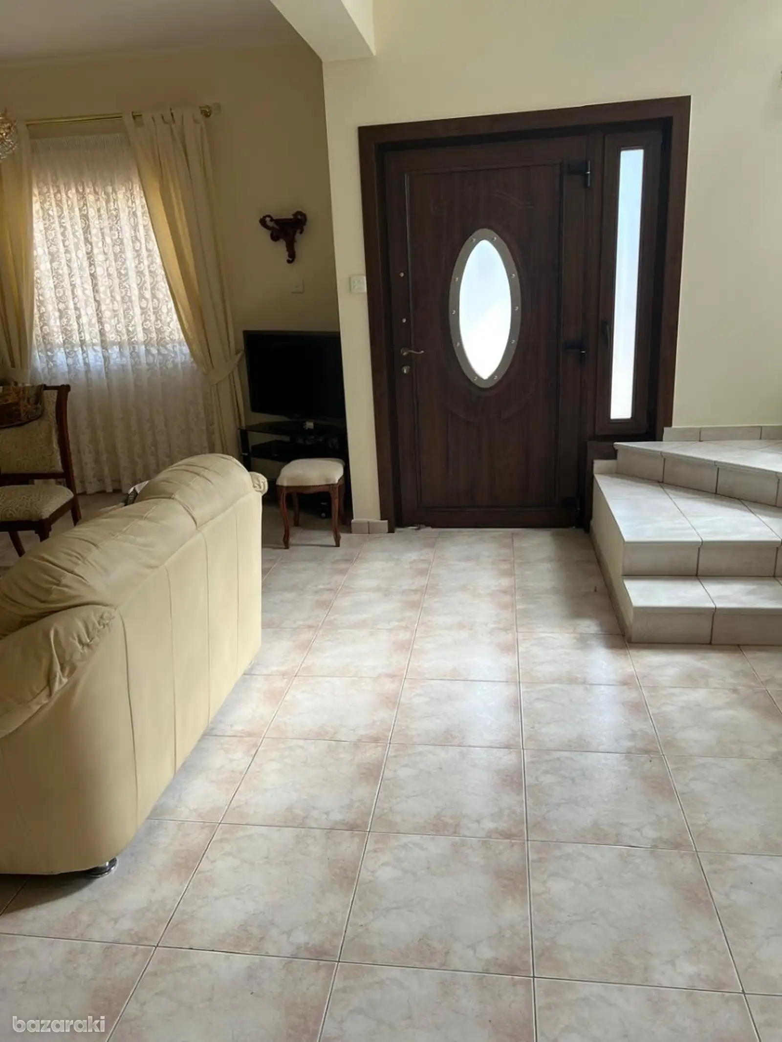 House, 3 bedrooms — 8