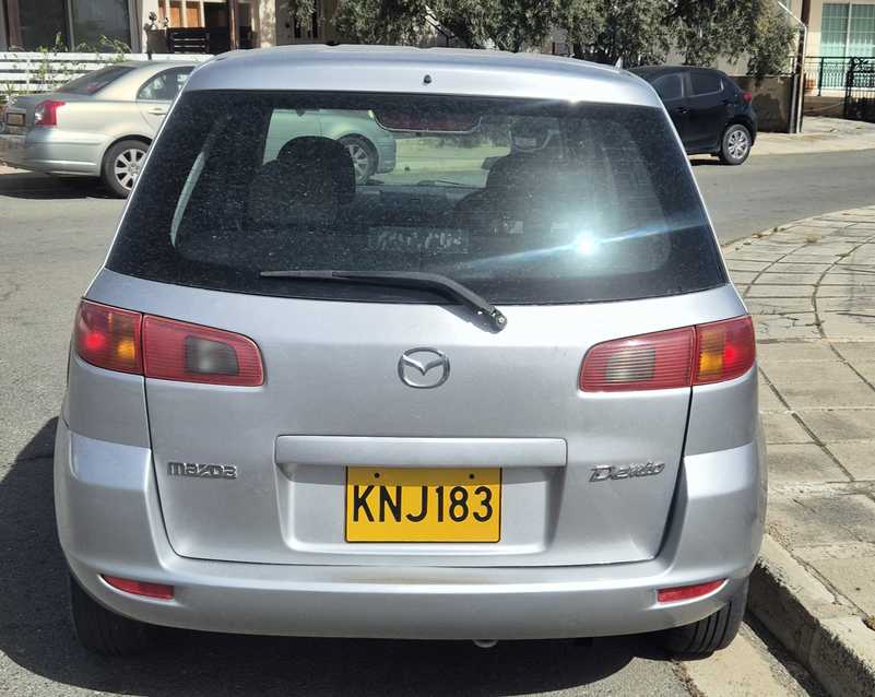 2003 Mazda Demio 1,3L 2003 Cyprus