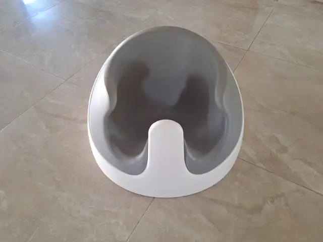 Baby snug seat and activity tray - pebble grey, Nicosia — Egkomi