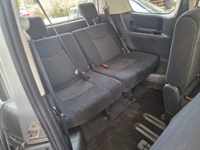 2013 Nissan Serena 2,0L 2013 Cyprus