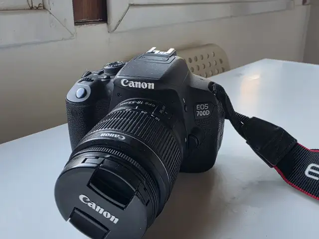 Canon EOS 700D DSLR Camera + 18-55mm Lens, Limassol — Limassol - Agia Zoni