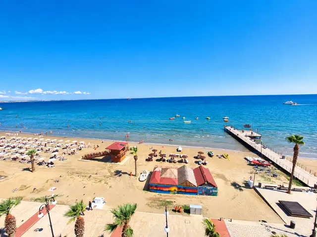 1-bedroom apartment to rent, Larnaca — Larnaka - Finikoudes