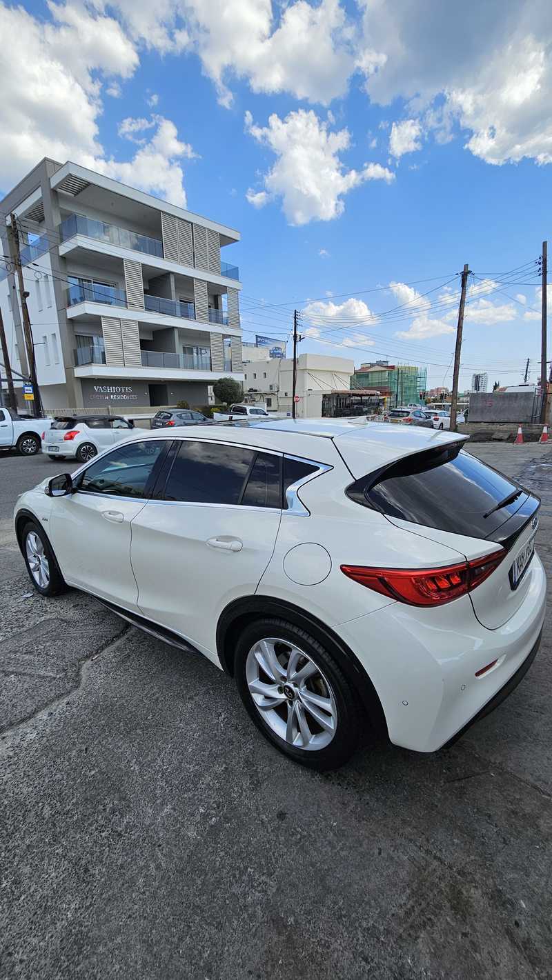 Infiniti Q30 2,2L 2016