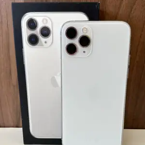 Iphone 11 pro | 64gb | silver | 100 battery | original box & cable | like new, Limassol — Erimi