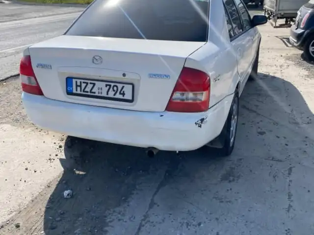 Mazda 323