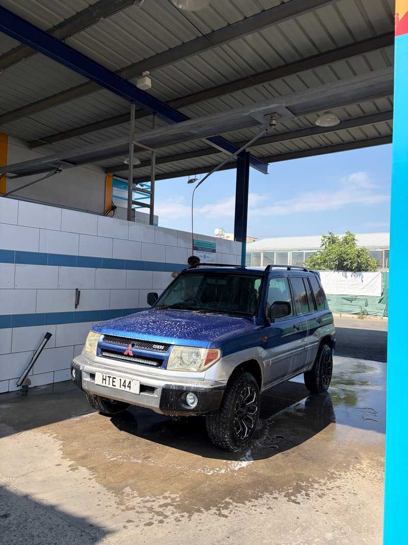 2001 Mitsubishi Pajero 2,0L 2001 Cyprus