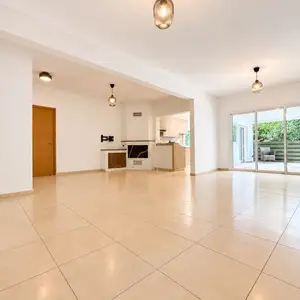 3-bedroom apartment to rent, Limassol — Erimi