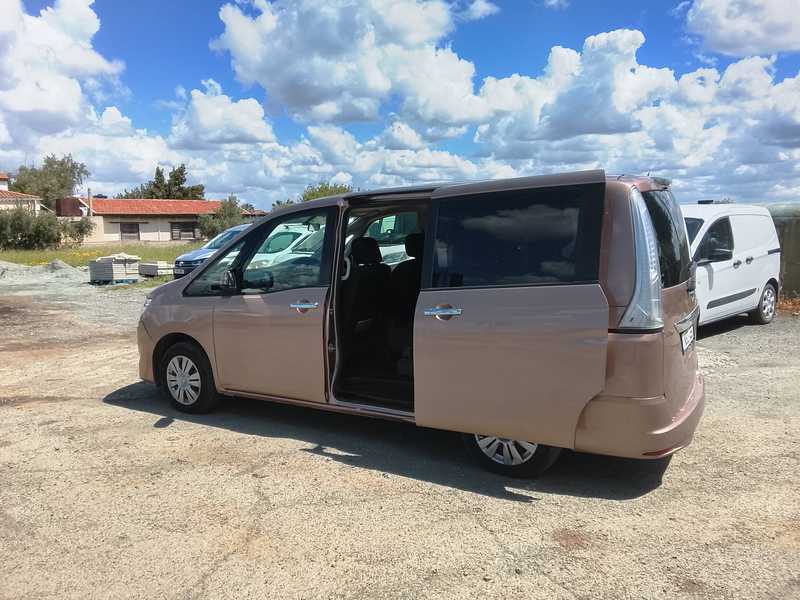 2016 Nissan Serena 2,0L 2016 Cyprus