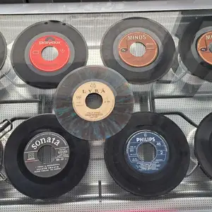 9 Ελληνικοί δίσκοι βινυλίων 45 στροφών / 9 Greek vinyls, Επαρχία Λευκωσίας — Στρόβολος - Άγιος Βασίλειος