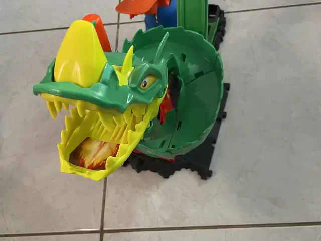 Hot wheels car stunts, Επαρχία Λάρνακας — Λάρνακα - Φοινικούδες