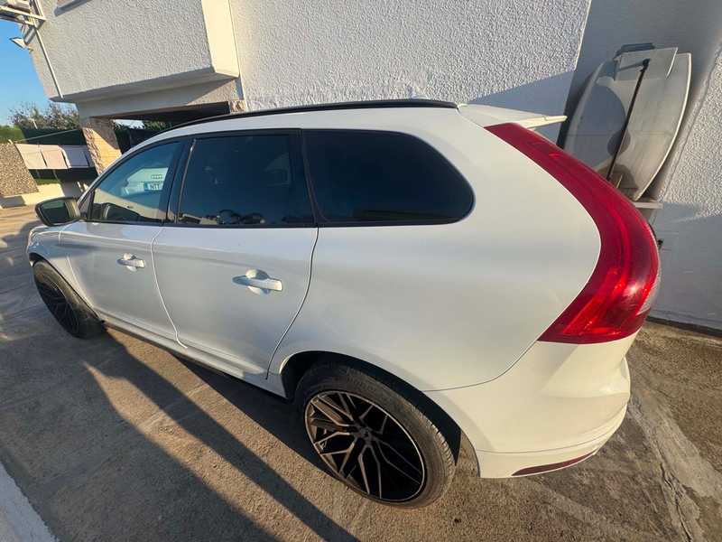 2017 Volvo XC60 6,4L 2017 Cyprus