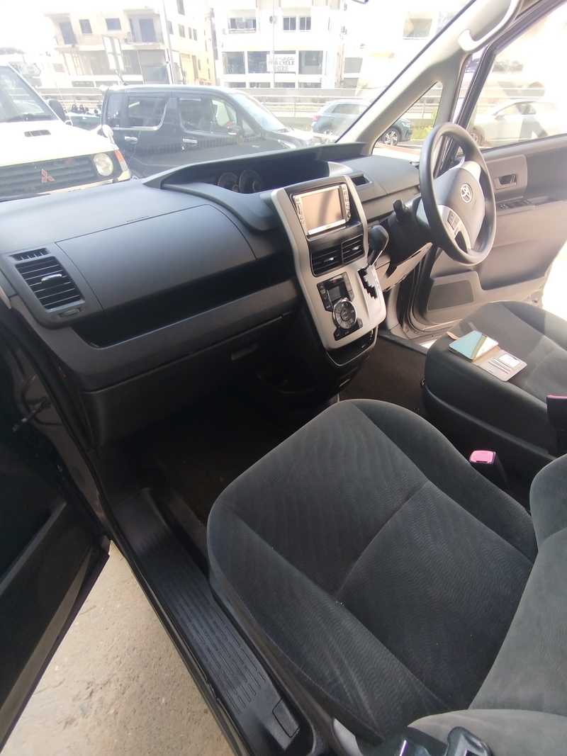 2014 Toyota Voxy 2,0L 2014 Cyprus