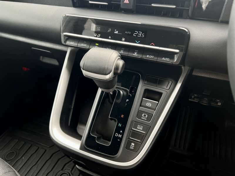 2023 Toyota Voxy 2,0L 2023 Cyprus
