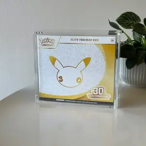 Pokemon 30th anniversary elite trainer box etb box sealed, Επαρχία Λευκωσίας — Λατσιά - Άγιος Ελευθέριος