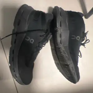 On cloud shoes, Limassol — Limassol - Zakaki