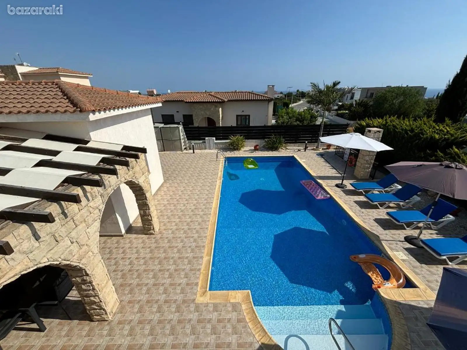 House, 3 bedrooms — 7