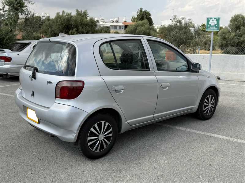 2000 Toyota Vitz 1,0L 2000 Cyprus