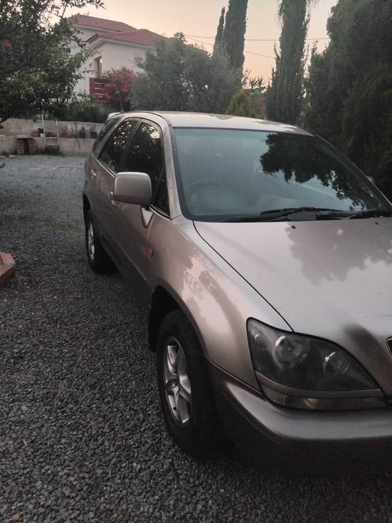 1999 Toyota Harrier 3,0L 1999 Cyprus