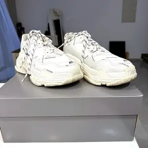 Balenciaga triple s sneakers, Limassol — Kolossi -Apostolos Andreas