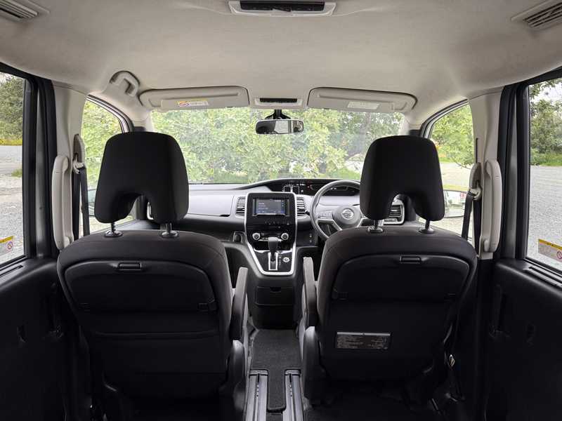 2017 Nissan Serena 2,0L 2017 Cyprus