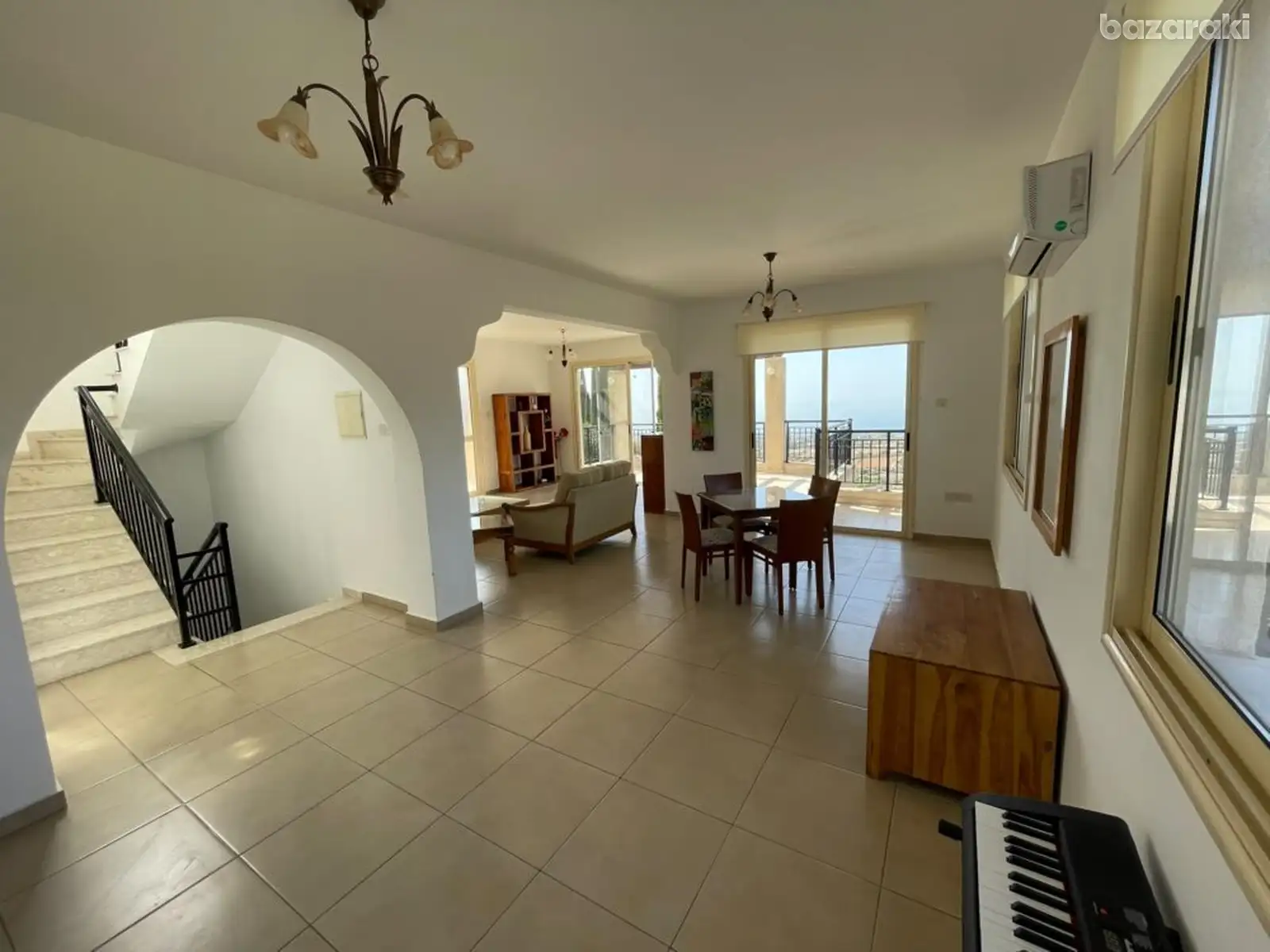 House, 3 bedrooms — 3