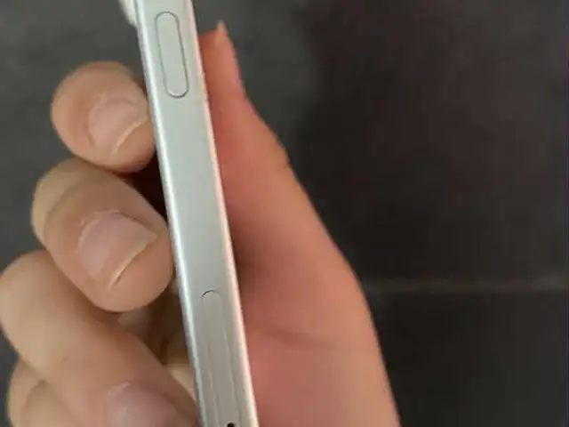 Iphone 16 128gb white άριστη κατάστασηπωλείται υγεία μπαταρίας 89, Nicosia — Dali