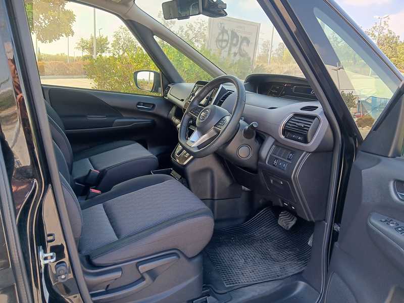 2022 Nissan Serena 2,0L 2022 Cyprus
