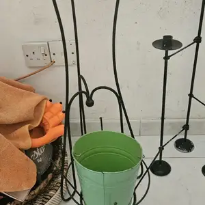 Flower holder, Limassol — Pyrgos Lemesou