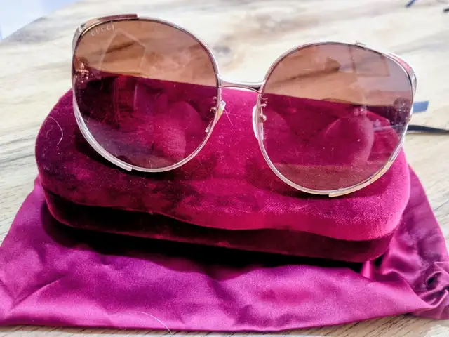 Genuine gucci gg0225s oversized sunglasses - like new - original case & dust bag, Επαρχία Πάφου — Universal
