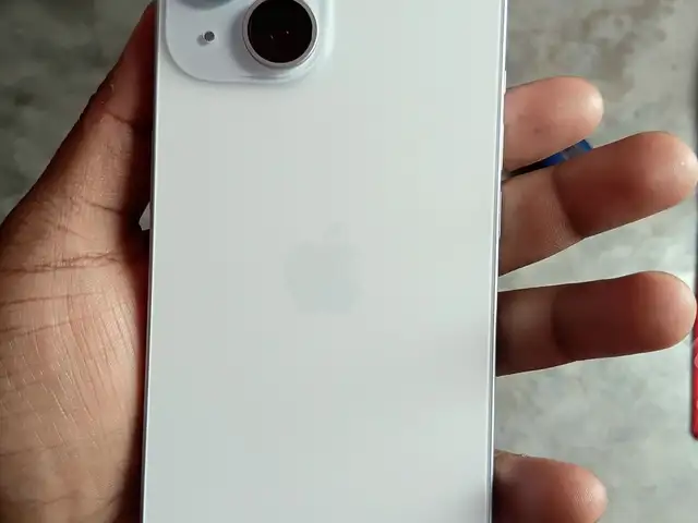 Iphone 13 white colour battery health 82everything good phone is excellent cond, Επαρχία Λευκωσίας — Λευκωσία - 'Αγιος Ανδρέας
