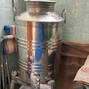 Δοχείο λαδιού με βρύση και βάση, Nicosia — Aglantzia
