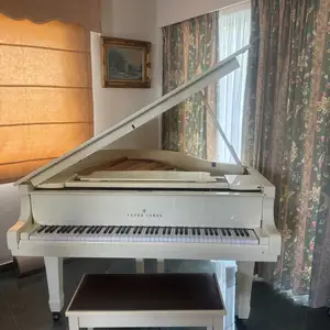 Baby grand piano, Επαρχία Λεμεσού — Άγιος Αθανάσιος