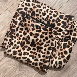 Maxi leopard skirt, Επαρχία Λεμεσού — Λεμεσός - Άγιος Νικόλαος