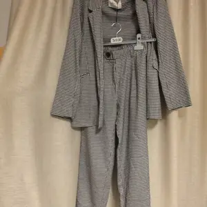 Stradivarious women blazer & trousers set, xs, Limassol — Limassol - Agia Zoni