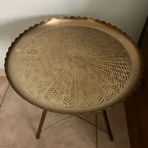 Occasional table, Επαρχία Λάρνακας — Ορόκλινη