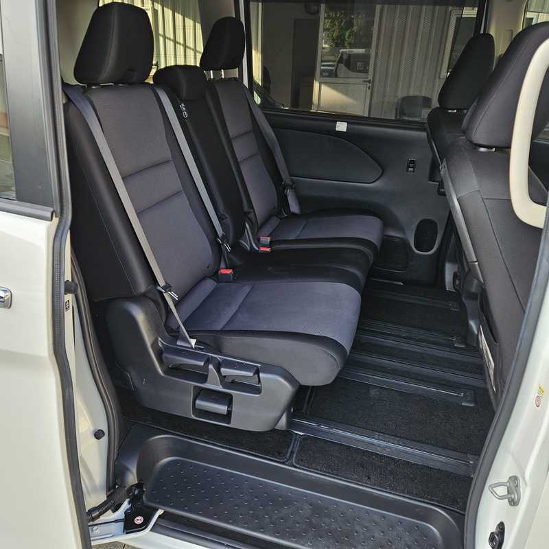 2022 Nissan Serena 2,0L 2022 Cyprus