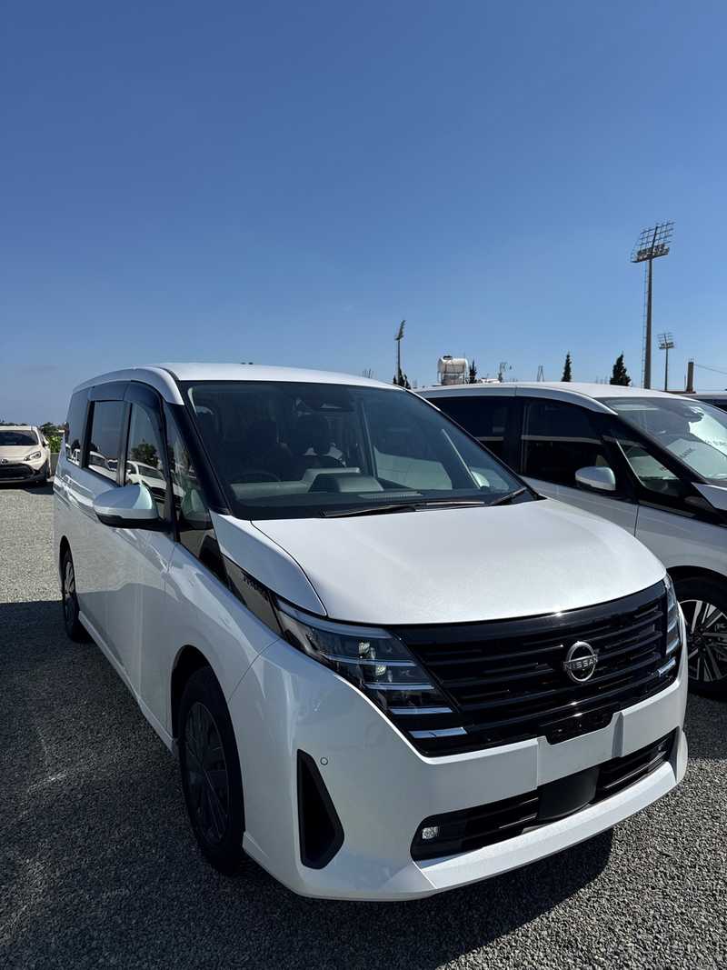 2023 Nissan Serena 2,0L 2023 Cyprus