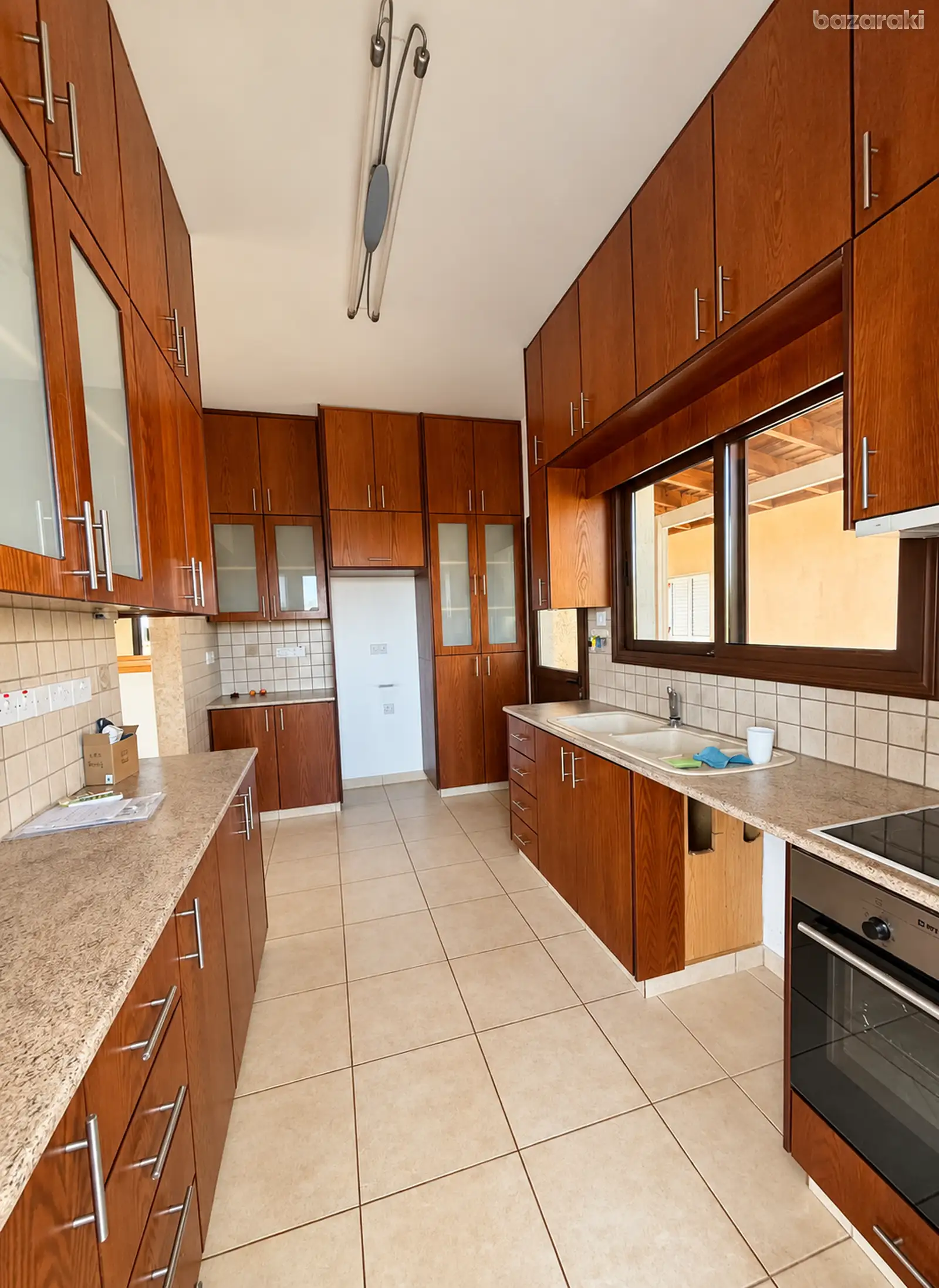 House, 5 bedrooms — 6