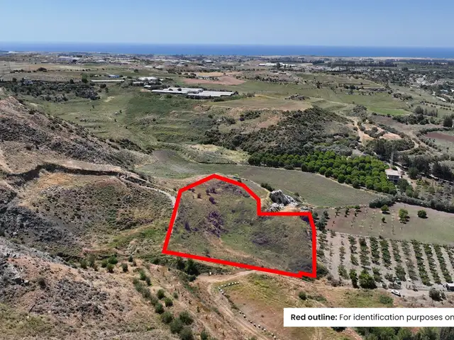 (Share) Residential Field 1375 m², Paphos — Agia Varvara
