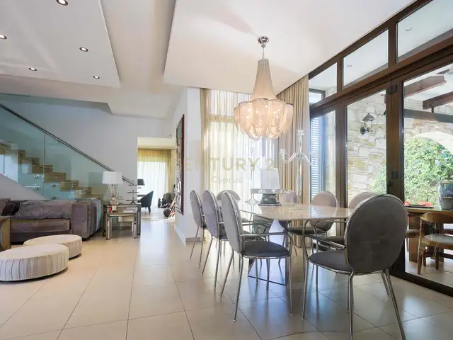 4-bedroom detached house for sale, Larnaca — Larnaka - Kamares