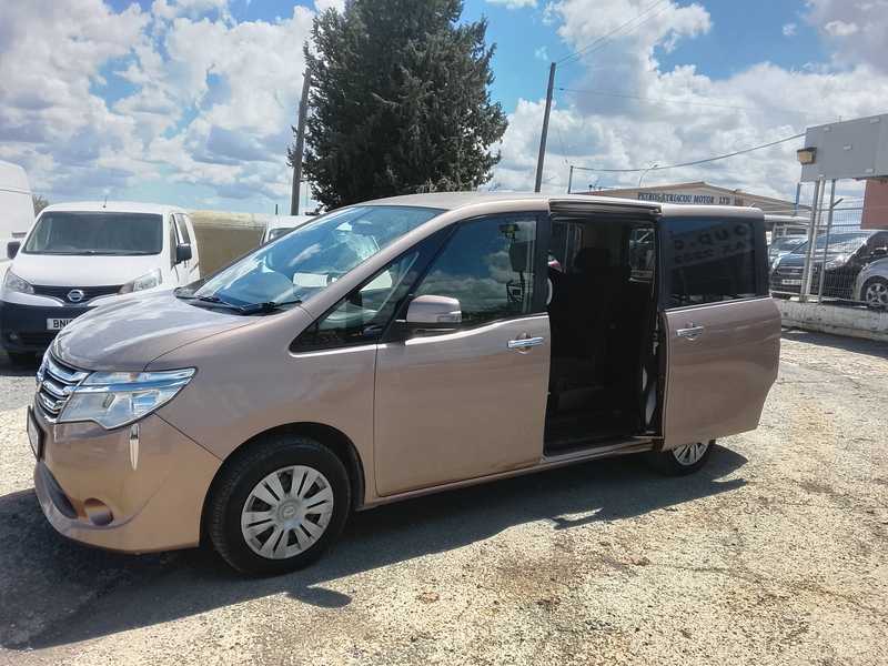 2016 Nissan Serena 2,0L 2016 Cyprus