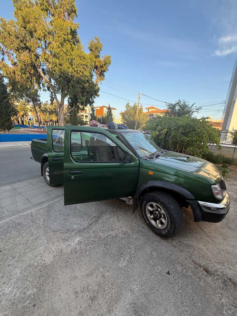 2000 Nissan Navara 2,5L 2000 Cyprus
