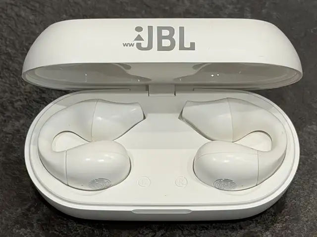 Jbl wireless earbuds - clean sound, like new, Επαρχία Λεμεσού — Γερμασόγεια Τουριστική Περιοχή