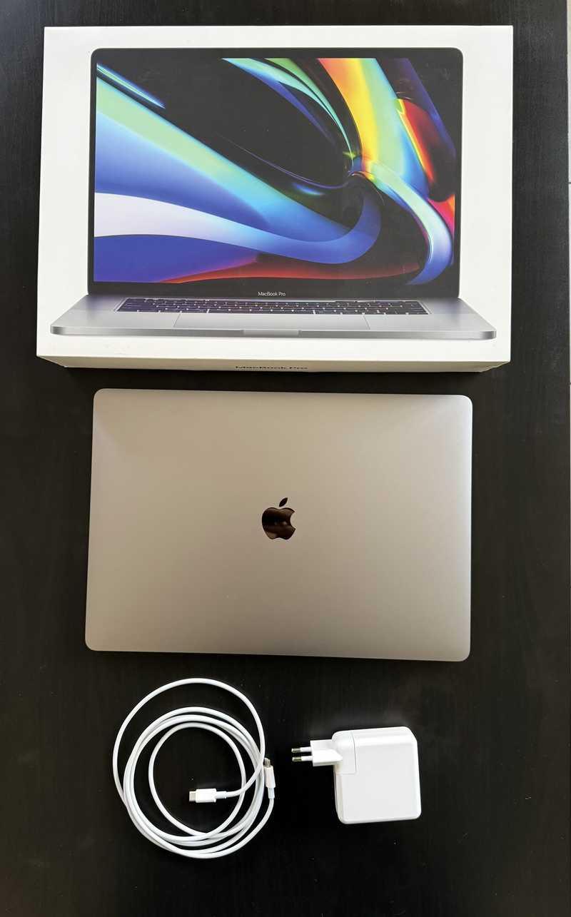 Apple macbook pro 2018 touchbar 15 inch i9/32gb/512gb €600