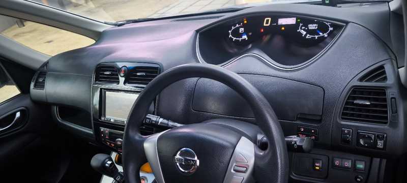 2016 Nissan Serena 2,0L 2016 Cyprus